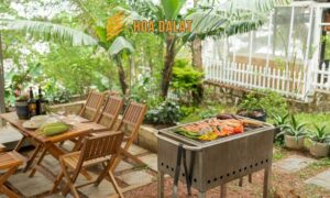 Khuôn viên Bit By Bit Villa rộng rãi lý tưởng để tổ chức BBQ